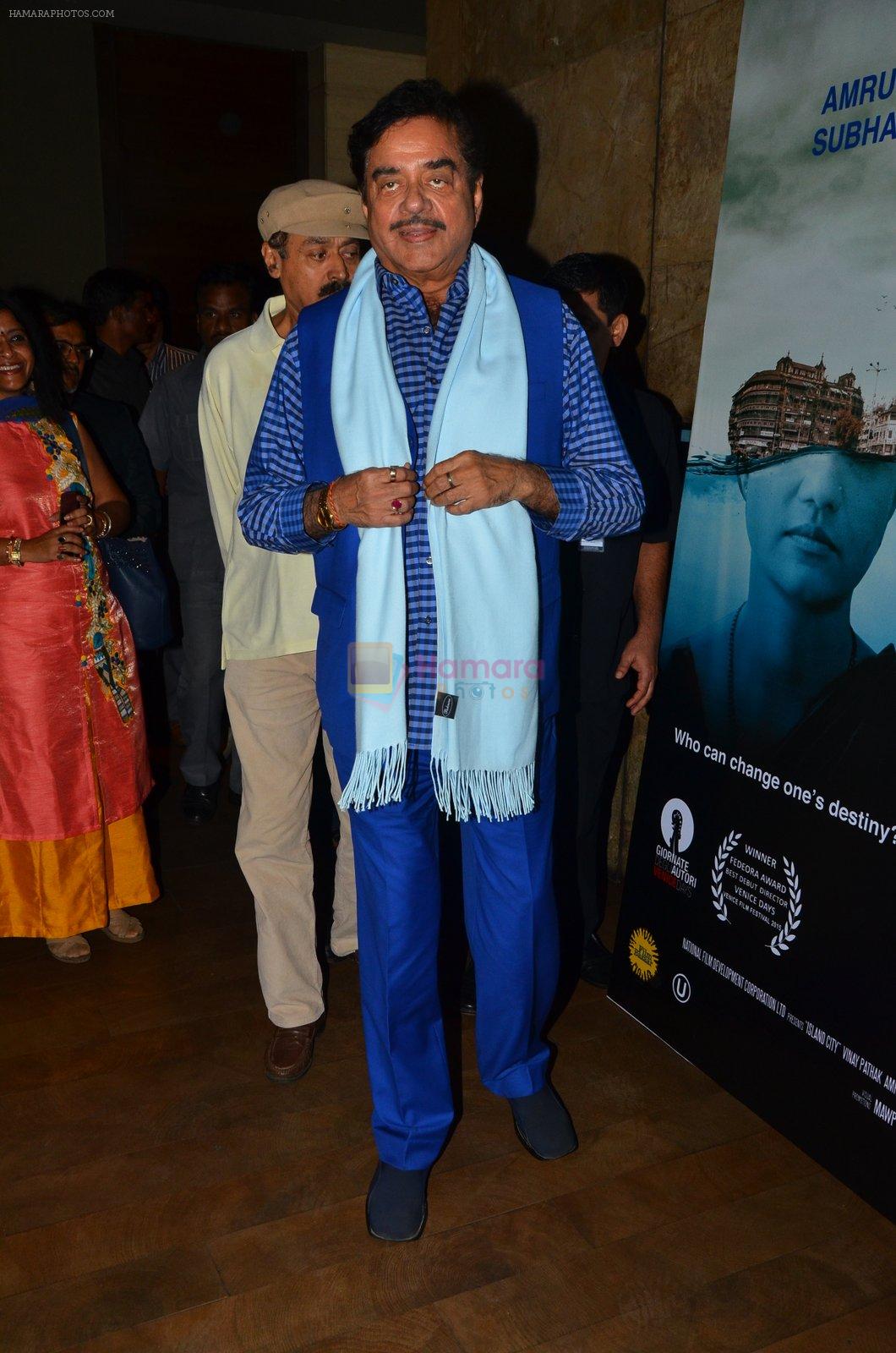 Shatrughan Sinha at Island City screening on 31st Aug 2016
