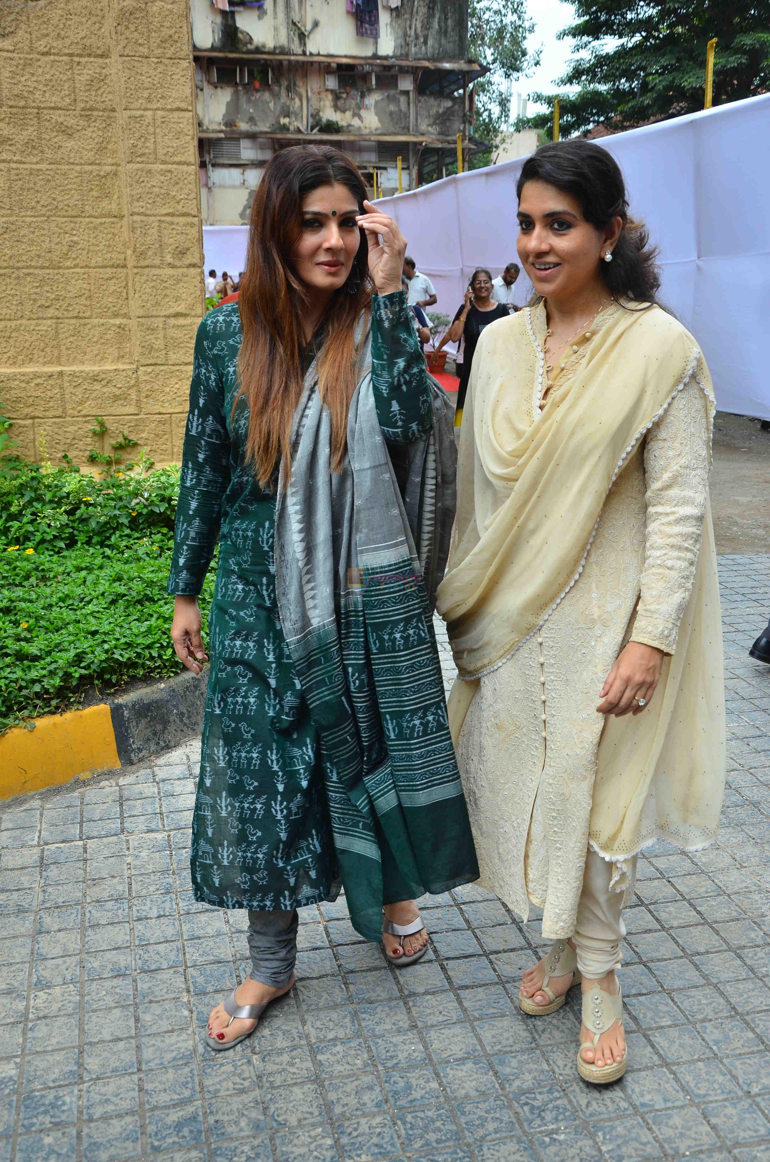 Raveena Tandon, Shaina NC at event where toilets for police were launched on 2nd Sept 2016