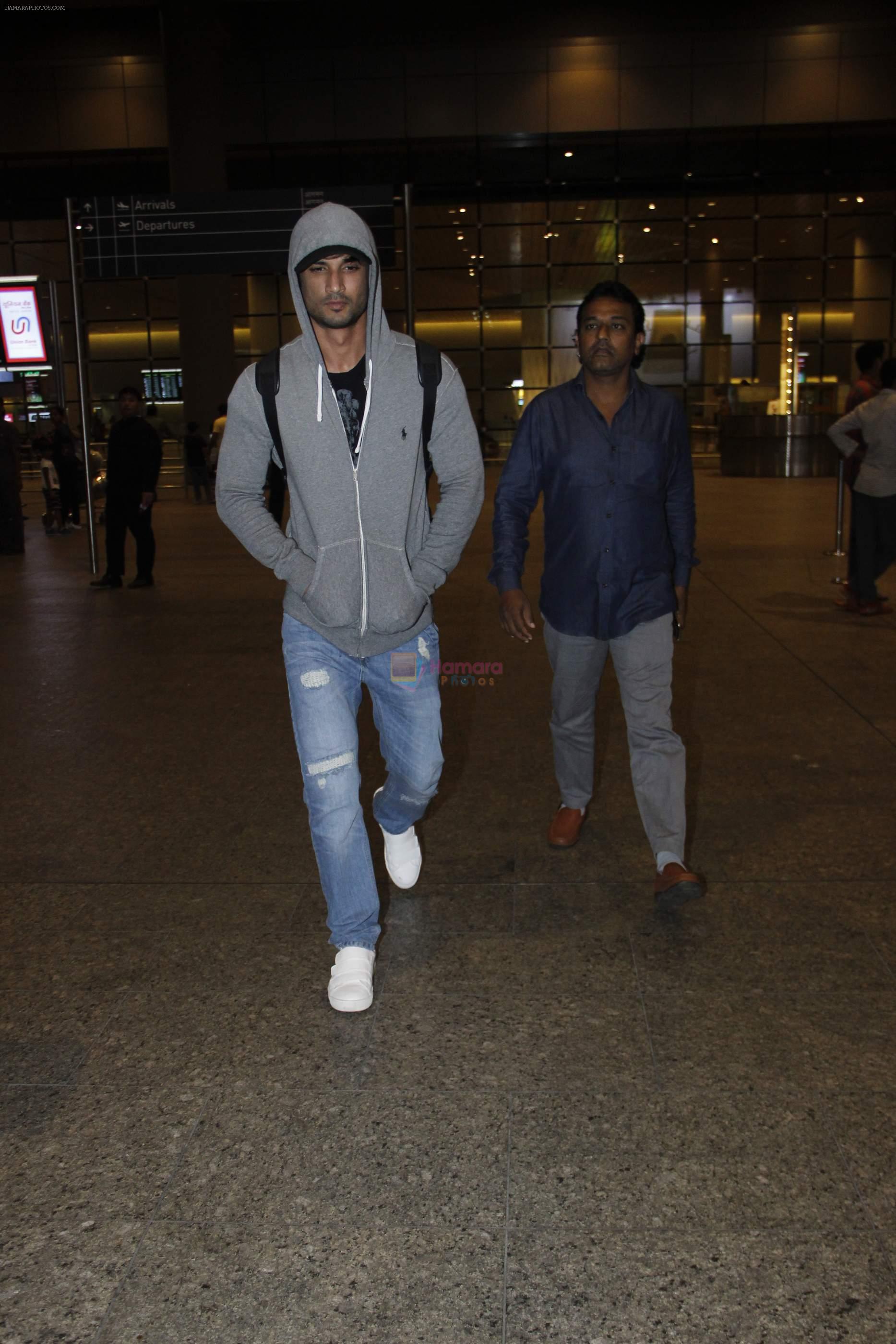 Sushant Singh Rajput snapped at airport on 1st Sept 2016