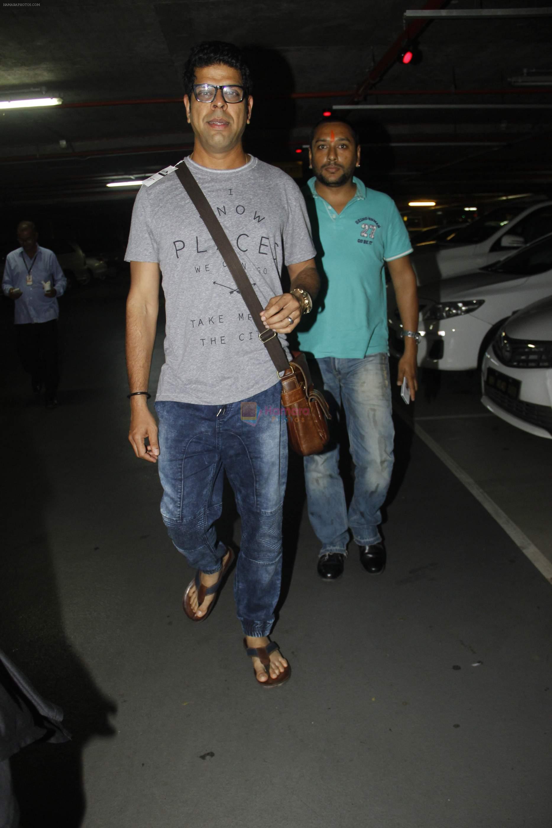 Murli Sharma snapped at airport on 1st Sept 2016