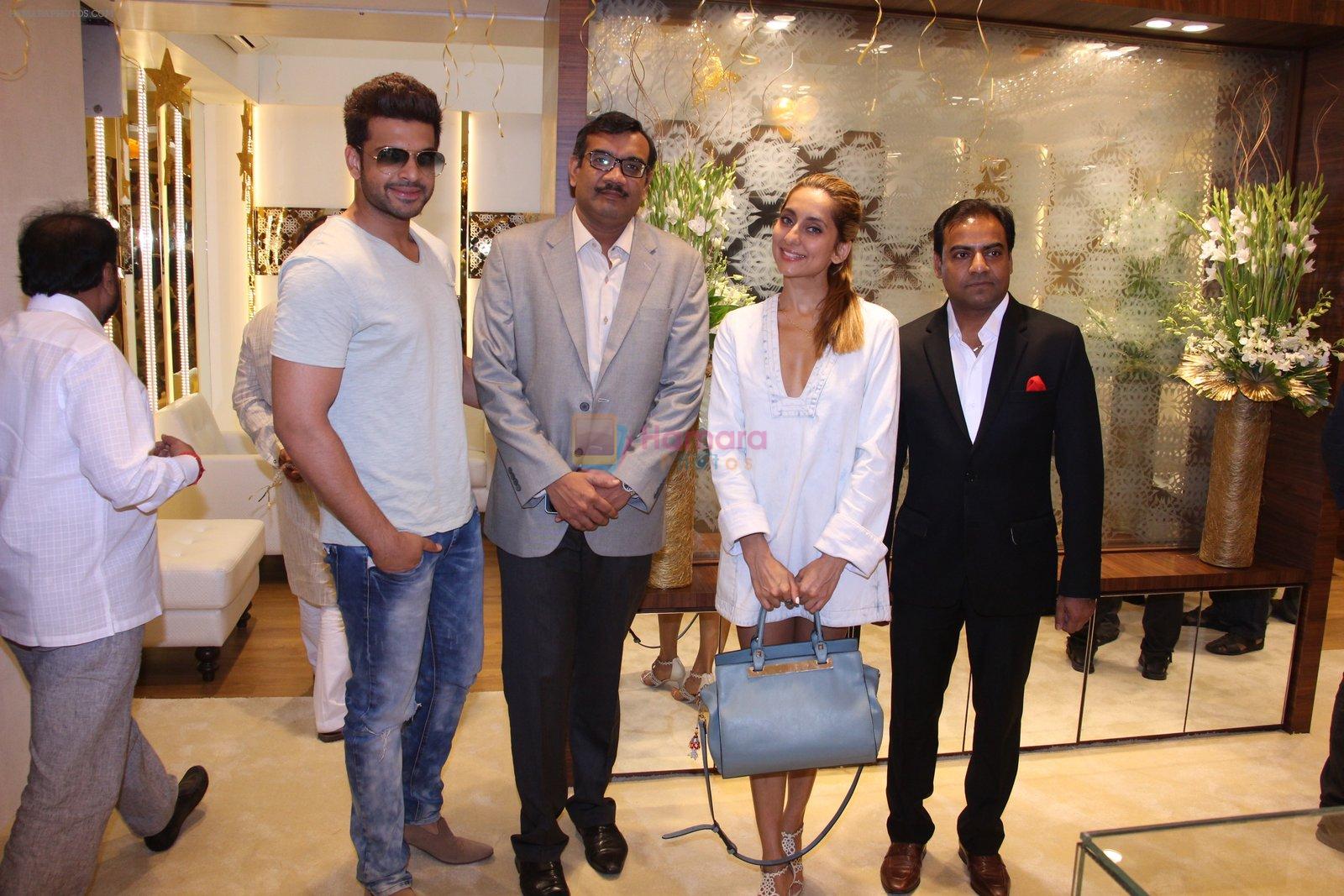 Anusha Dandekar during the launch of India's first customized gold coin store IBJA Gold, in Mumbai on 7th Sept 2016