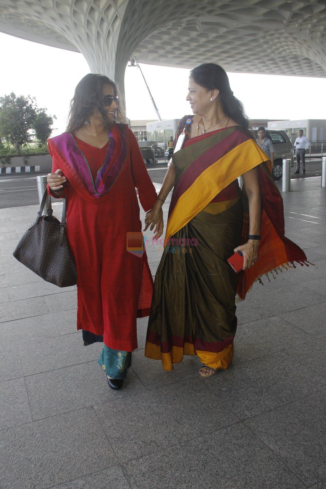 Vidya Balan snapped at airport on 9th Sept 2016