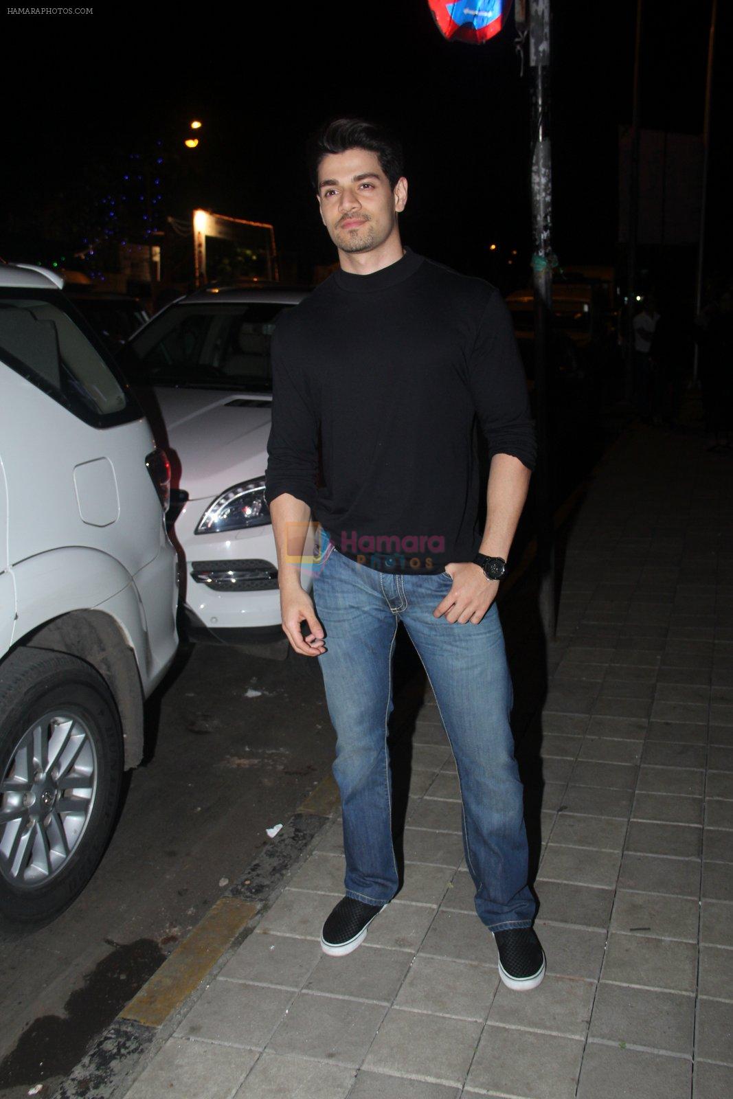 Sooraj Pancholi snapped with his family for dinner in Bandra on 12th Sept 2016