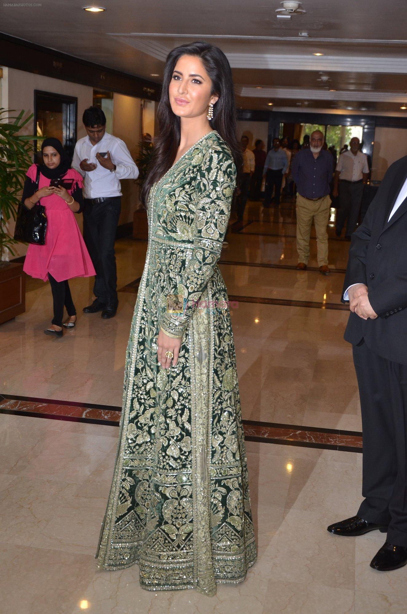 Katrina Kaif at Priyadarshni Award on 19th Set 2016