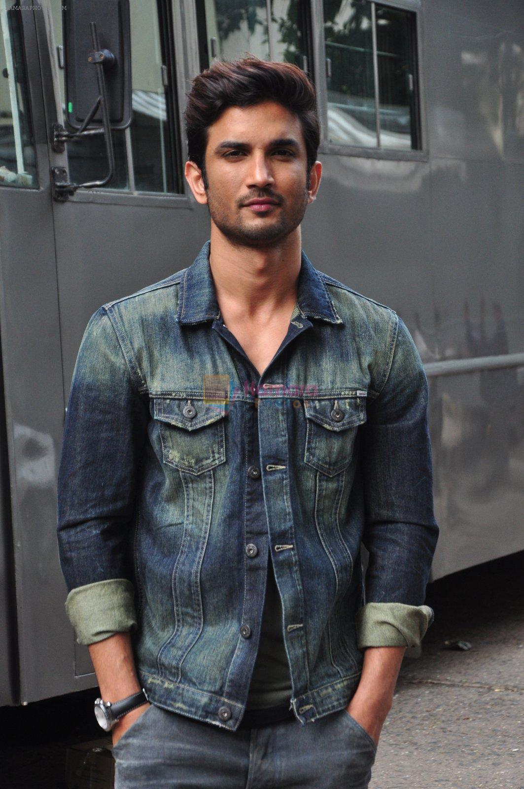 Sushant Singh Rajput on the sets of The Voice of India on 19th Sept 2016