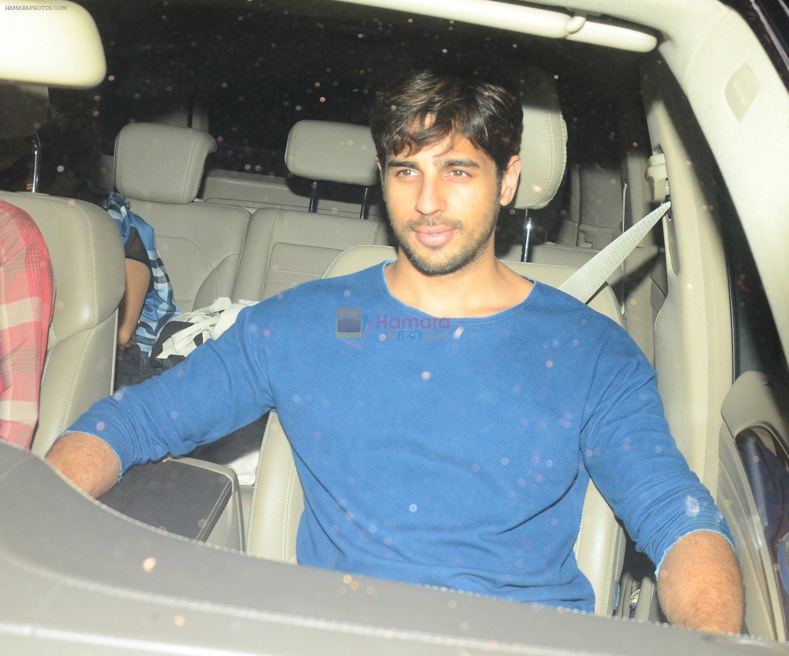 Sidharth Malhotra snapped at a private bash on 26th Sept 2016