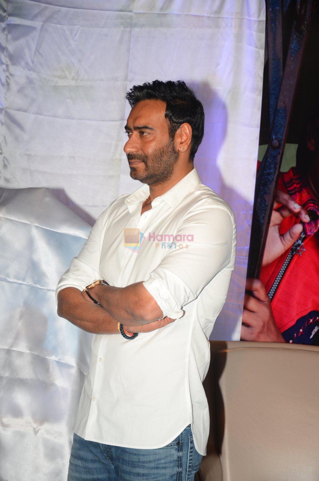 Ajay Devgan at smile foundation event with daughter Nysa on 28th Sept 2016