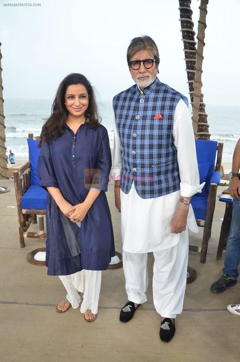 Amitabh Bachchan, Tisca Chopra at NDTV Cleanathon campaign in Juhu Beach on 2nd Oct 2016