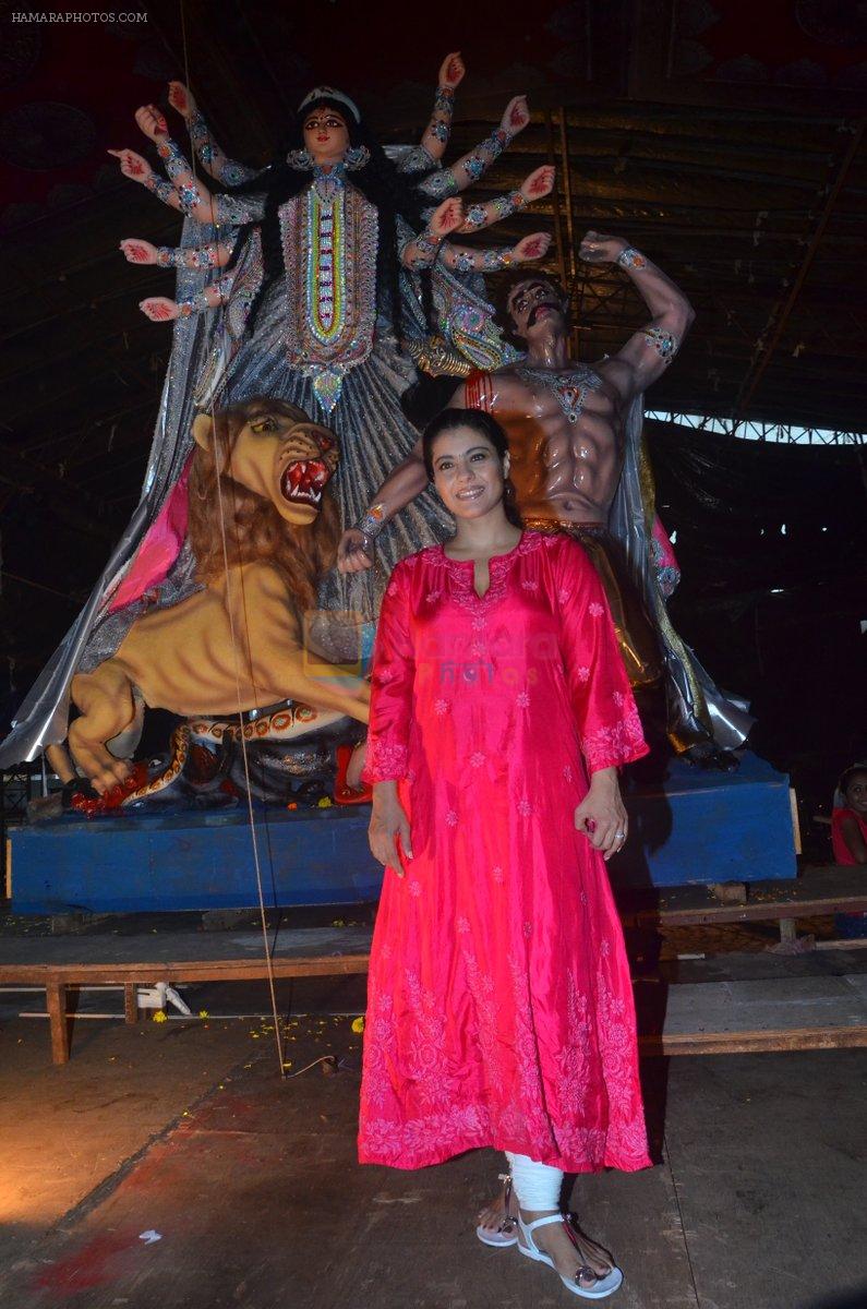 Kajol at Durga Pooja on 2nd Oct 2016