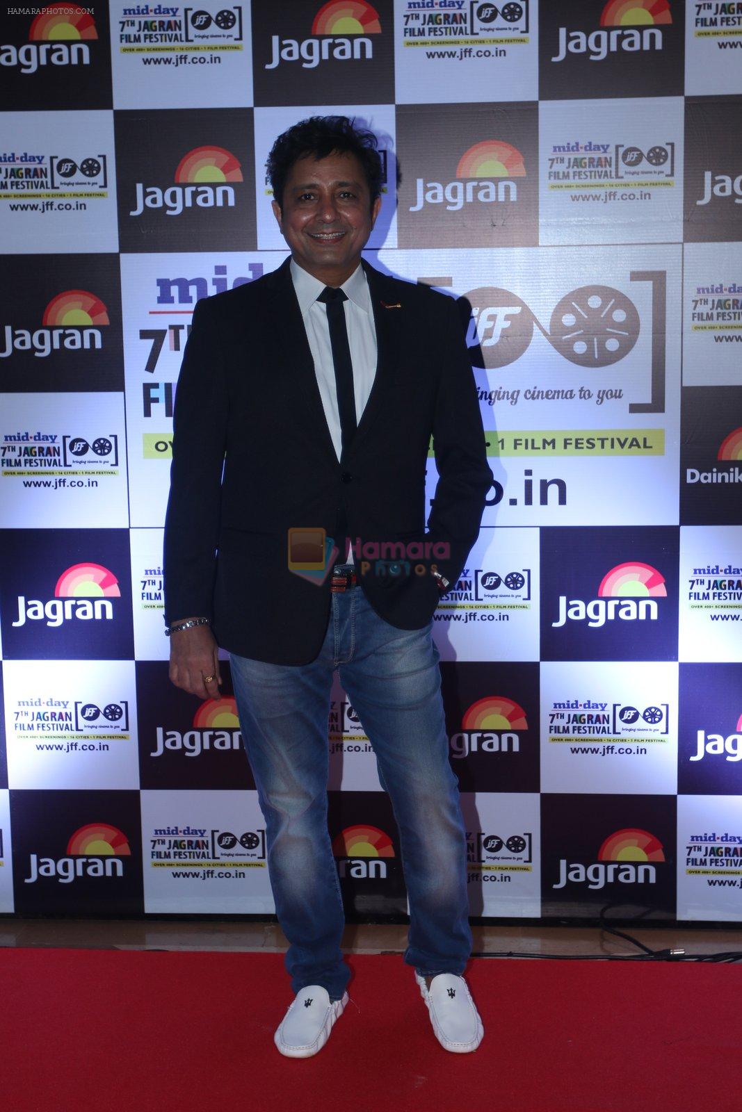 Sukhwinder Singh at Jagran Film fest awards on 30th Sept 2016