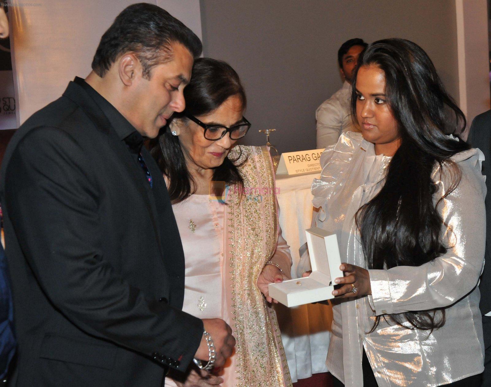 Salman Khan, Salma Khan, Arpita Khan at Being Human jewellery launch on 30th Sept 2016