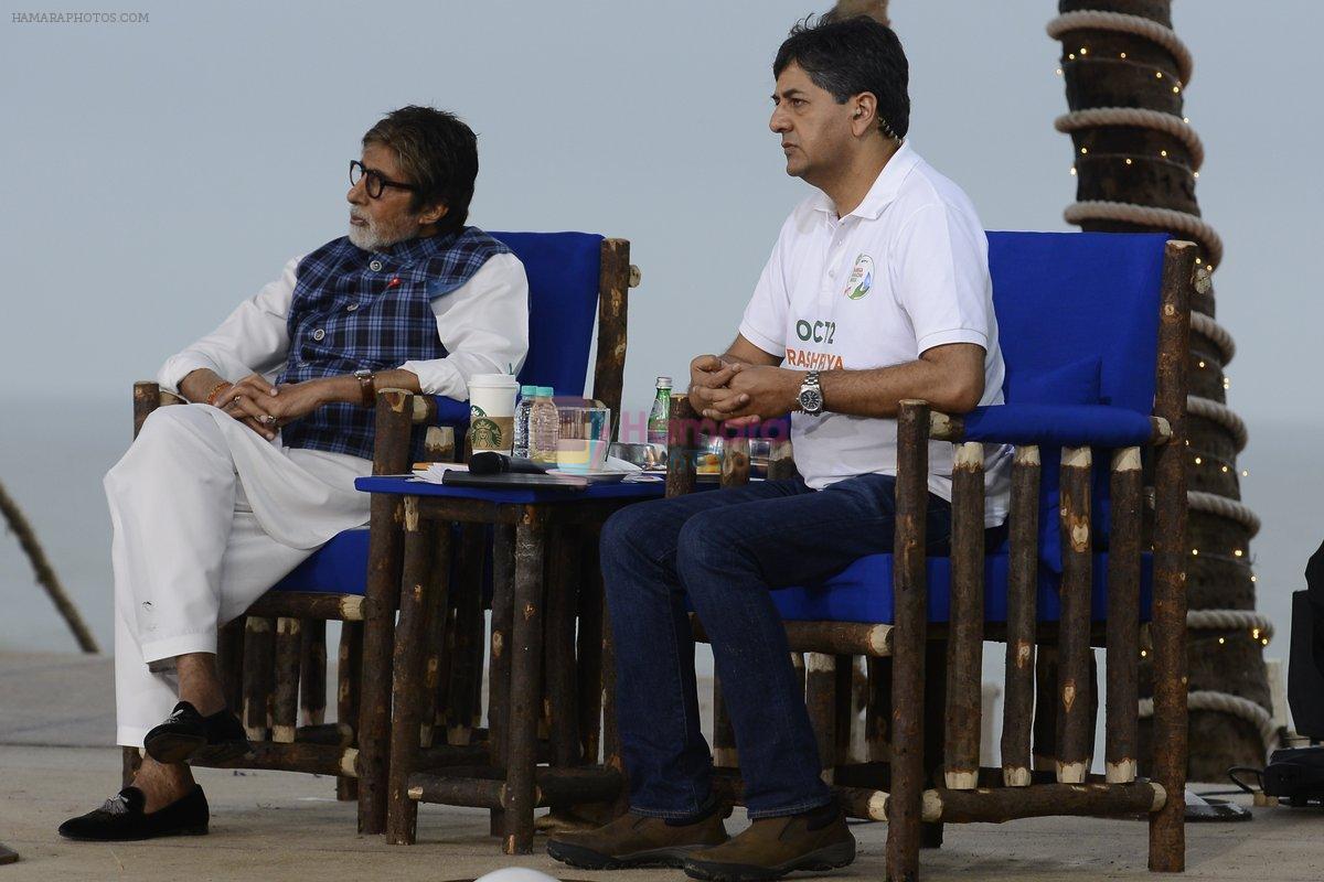Amitabh Bachchan at NDTV Cleanathon campaign in Juhu Beach on 2nd Oct 2016
