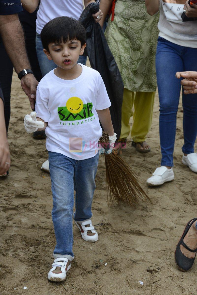 Divya Kumar at NDTV Cleanathon campaign in Juhu Beach on 2nd Oct 2016