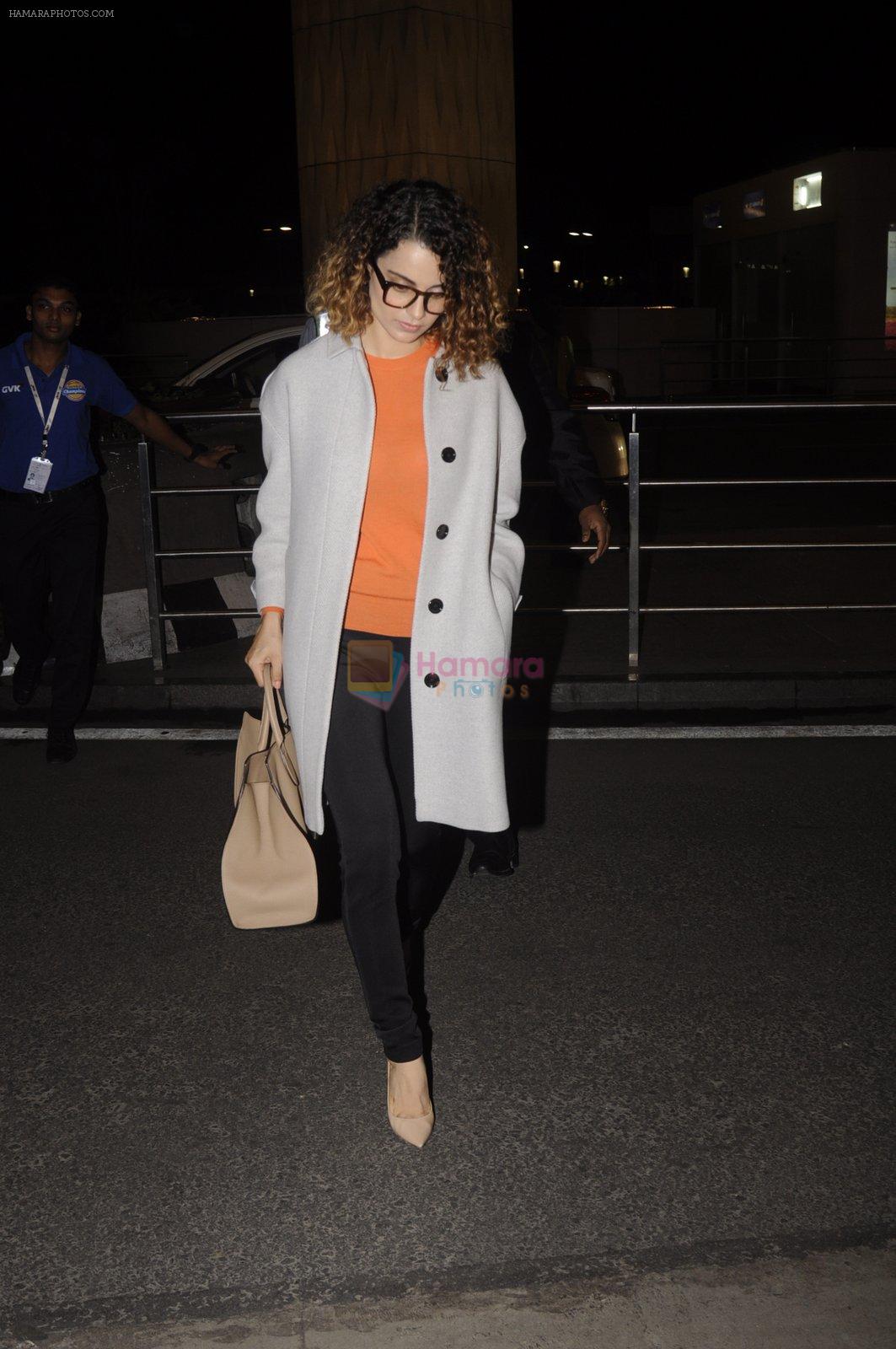 Kangana Ranaut leaves for 2 month to usa for simean movie shoot on 3rd Oct 2016