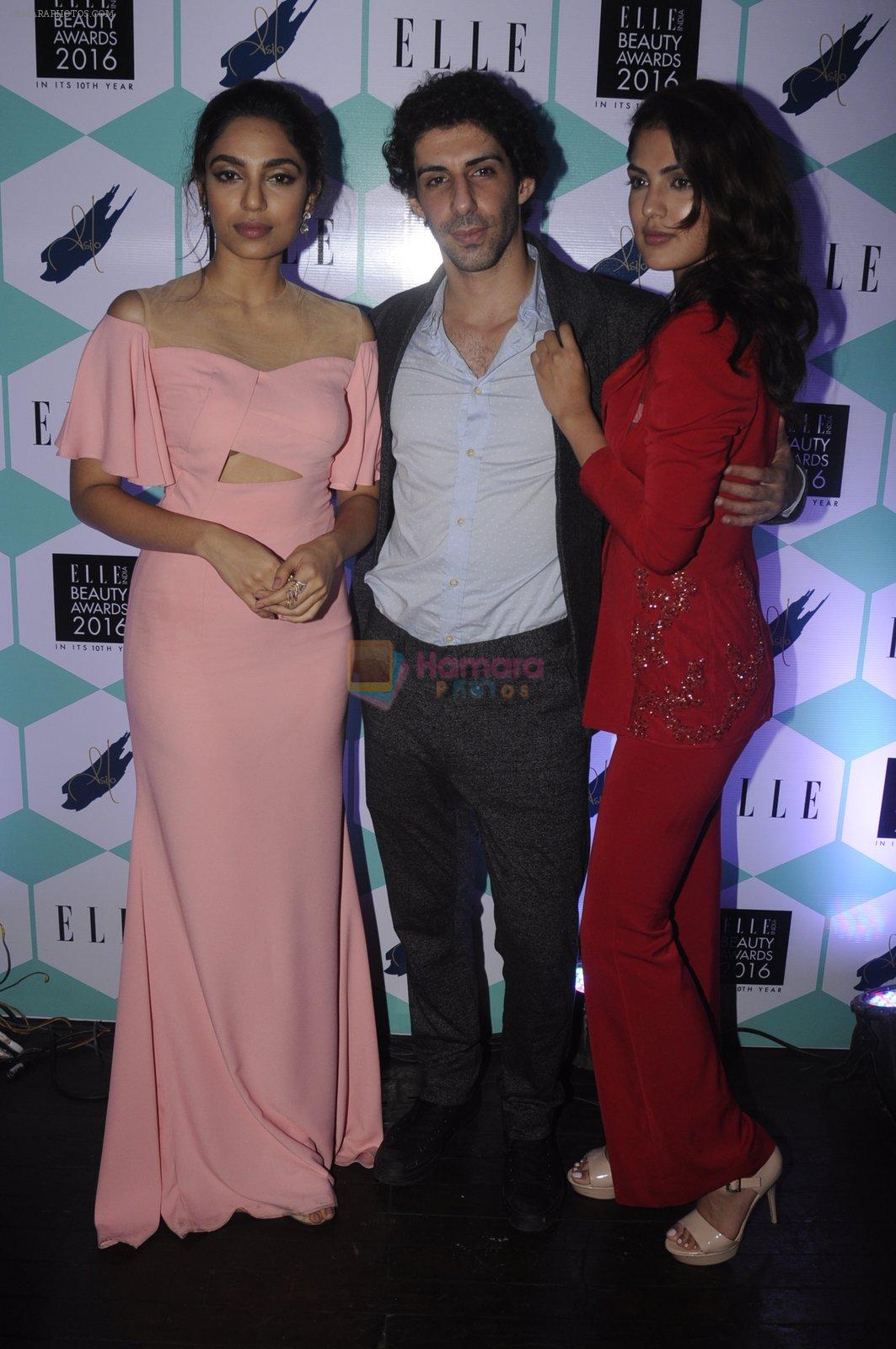 Rhea Chakraborty at Elle Beauty Awards on 5th Oct 2016