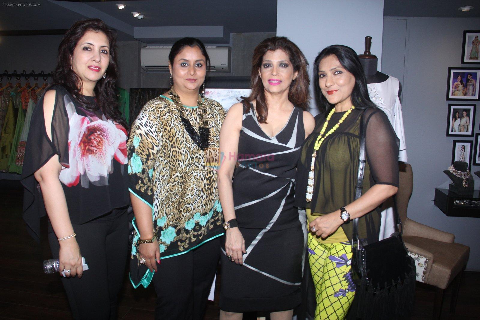 Aarti Surendranath at Amy Billimoria's preview in Mumbai on 4th Oct 2016
