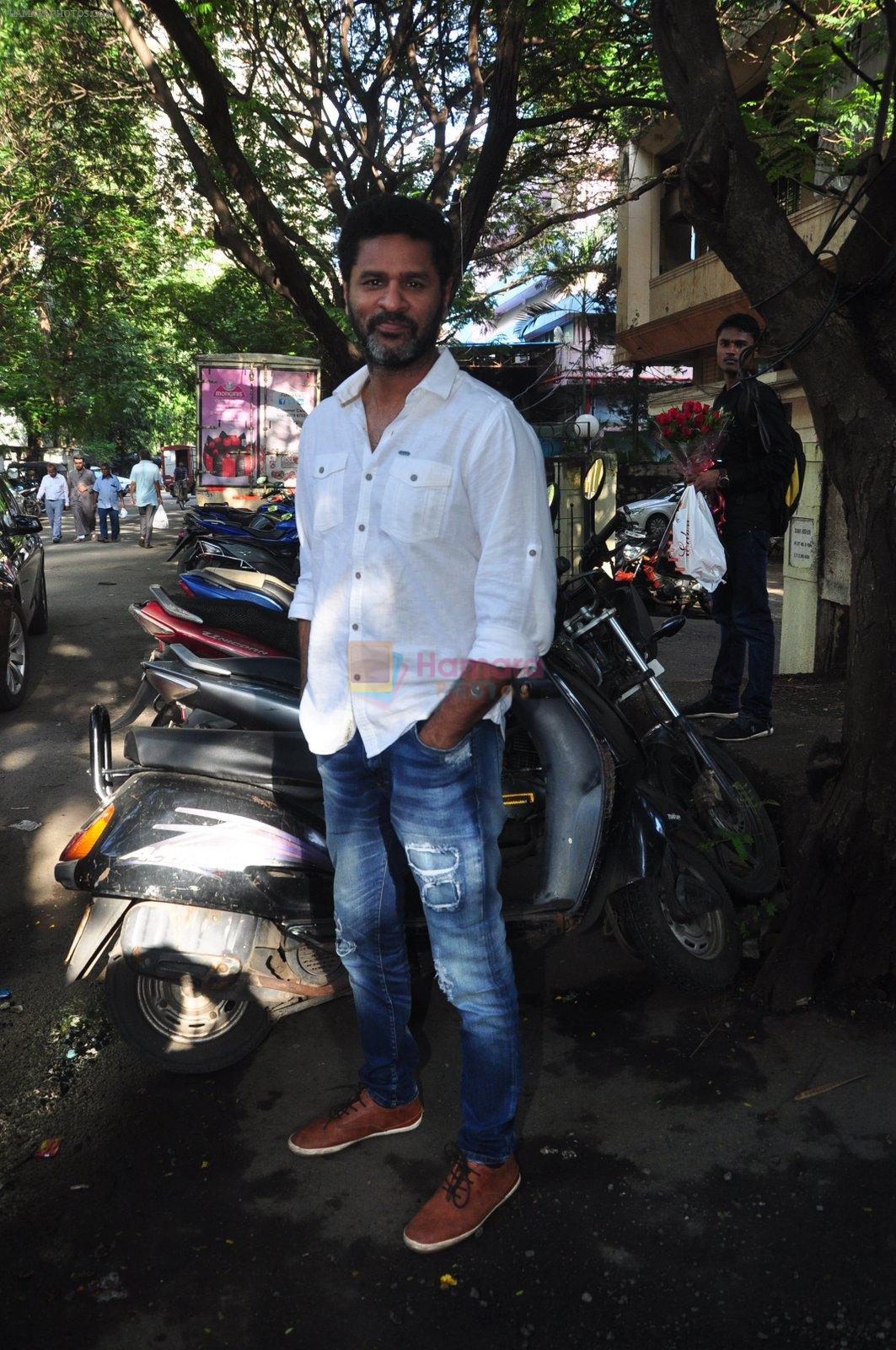 Prabhu Deva snapped in Mumbai on 6th Oct 2016