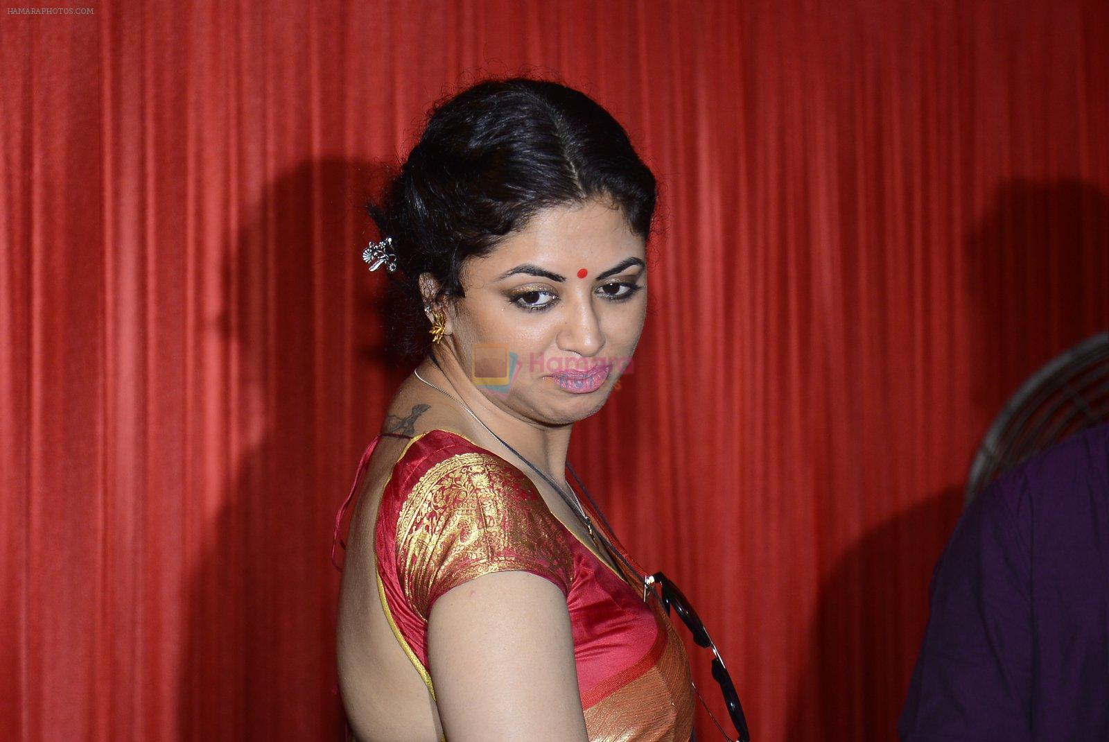Kavita Kaushik at Durga Pooja on 8th Oct 2016
