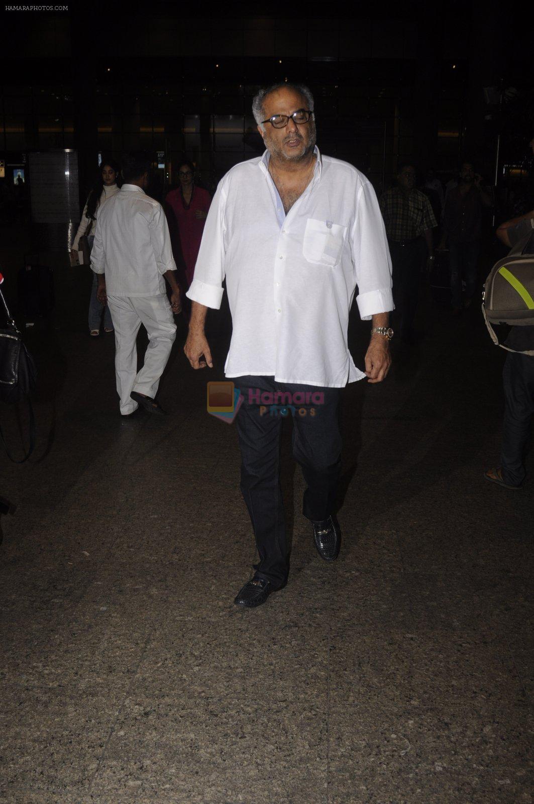 Boney Kapoor snapped at airport on 9th Oct 2016