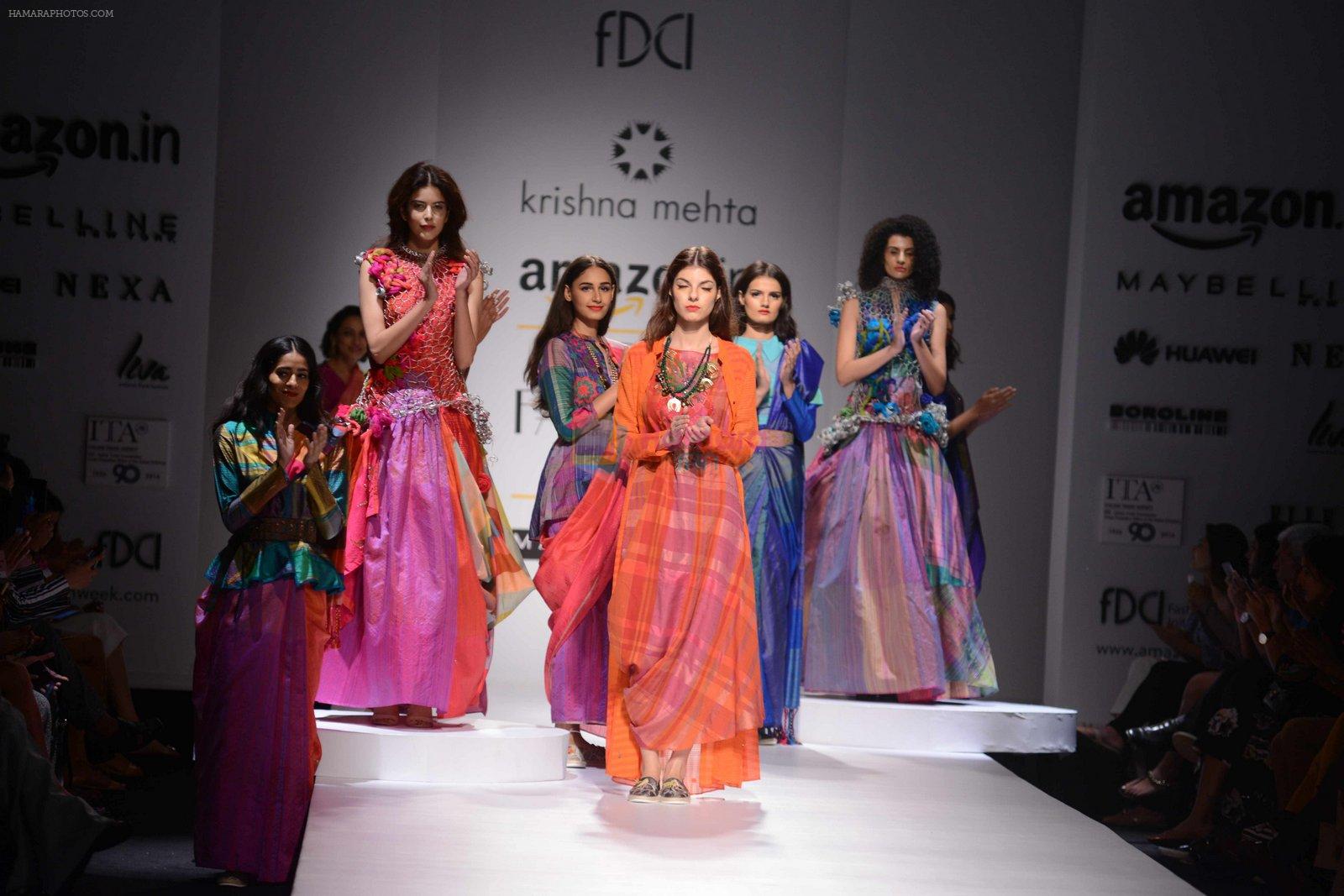 Model walk the ramp for Krishna Mehta show on Day 1 of AIFW on 12th Oct 2016