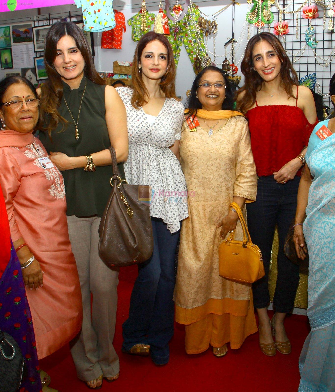 Suzanne Khan inaugurate Archana Trust exhibition on 12th Oct 2016
