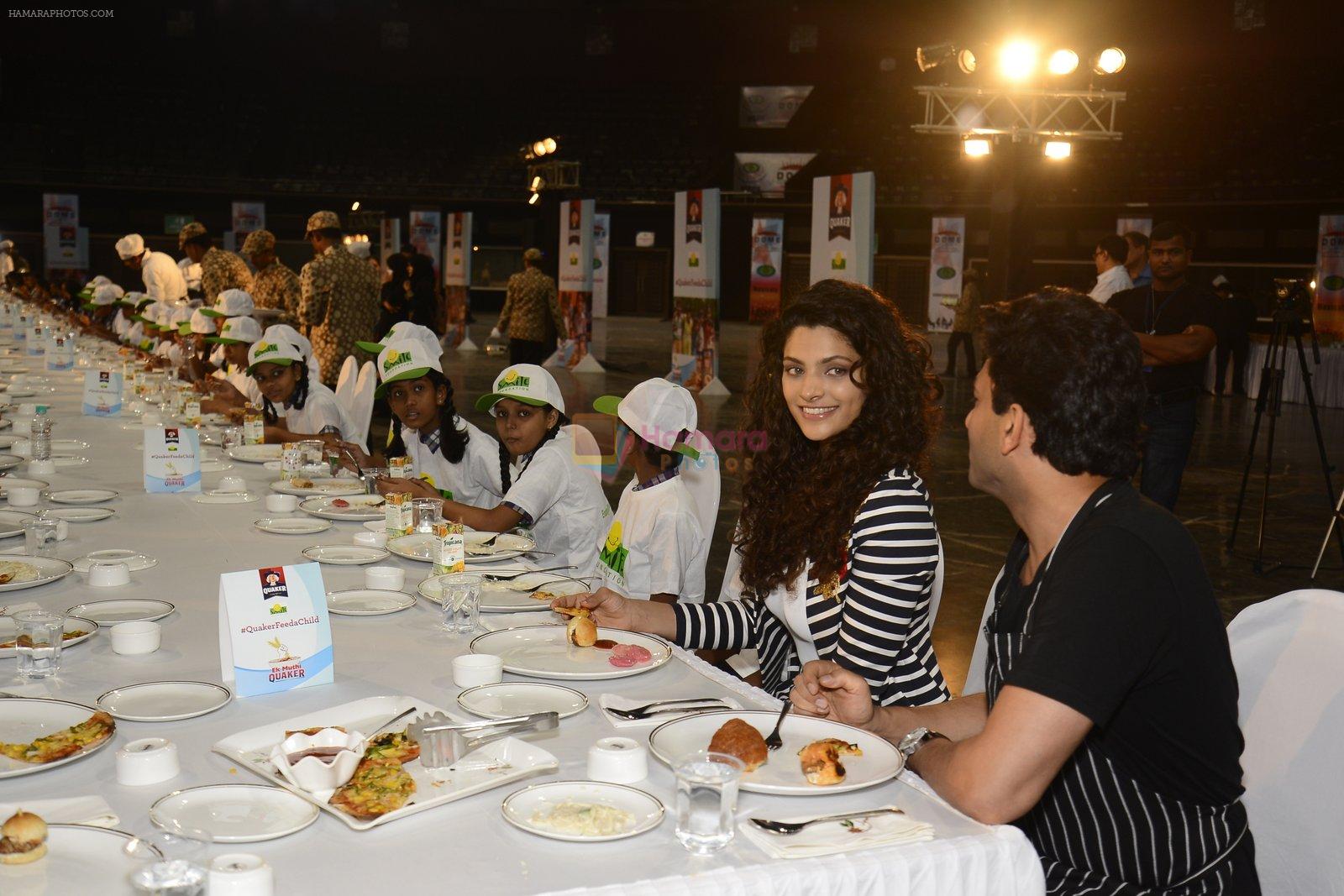 Saiyami Kher and Chef Vikas Khanna for world food day event by smile foundation at Quaker on 16th Oct 2016