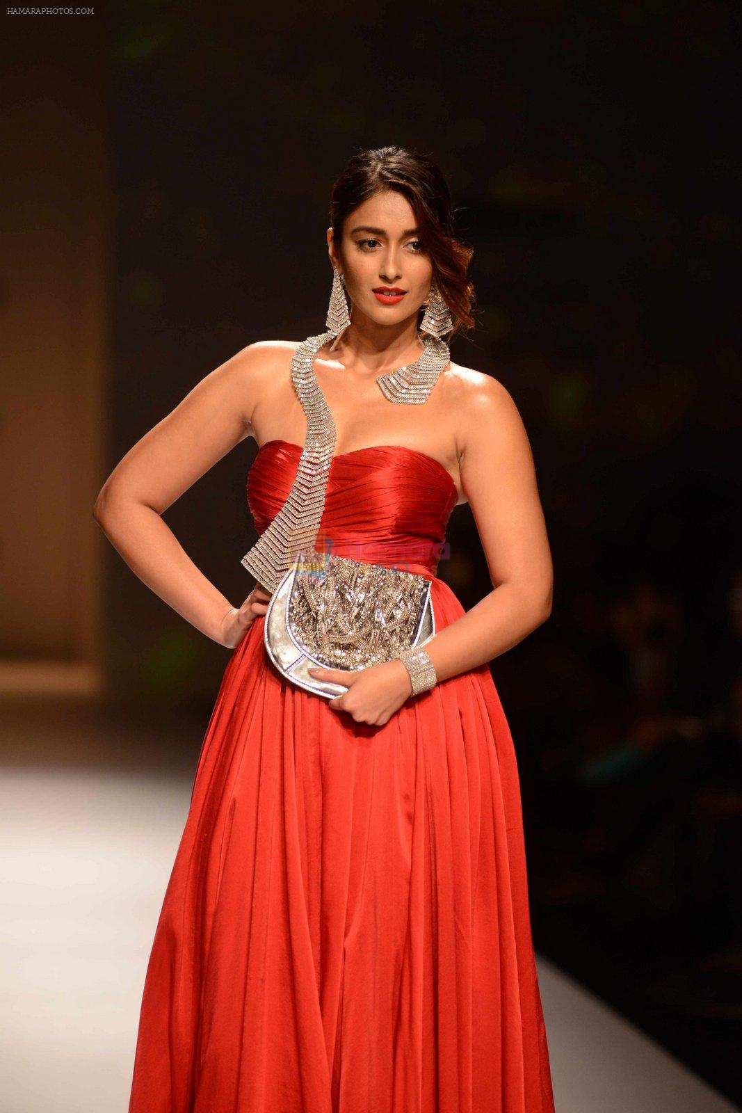 Ileana D'Cruz walks for Abhishek Kankaria and shruti Tapuria at amazon day 5 on 16th Oct 2016