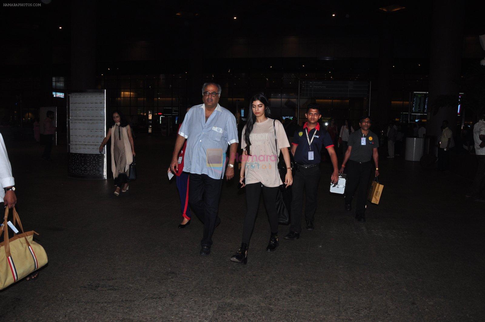Boney Kapoor, Khushi Kapoor snapped at airport on 16th Oct 2016