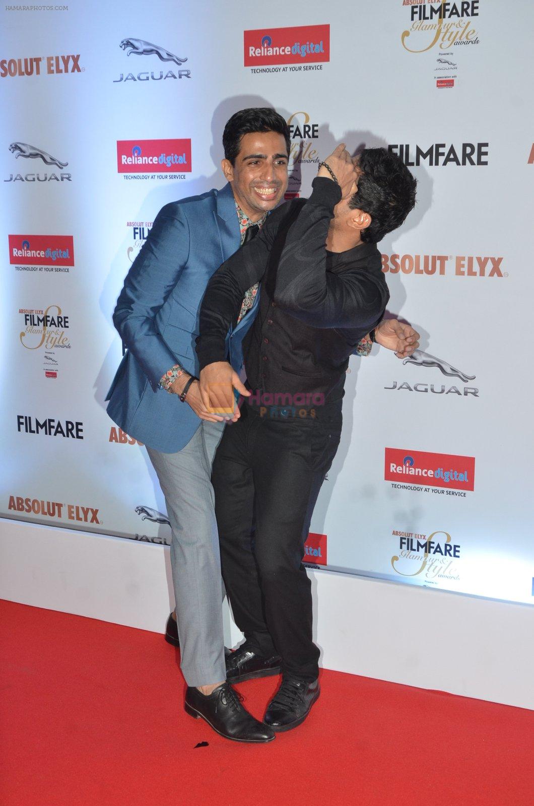 Gulshan Devaiya, Prateik Babbar at Filmfare Glamour & Style Awards 2016 in Mumbai on 15th Oct 2016