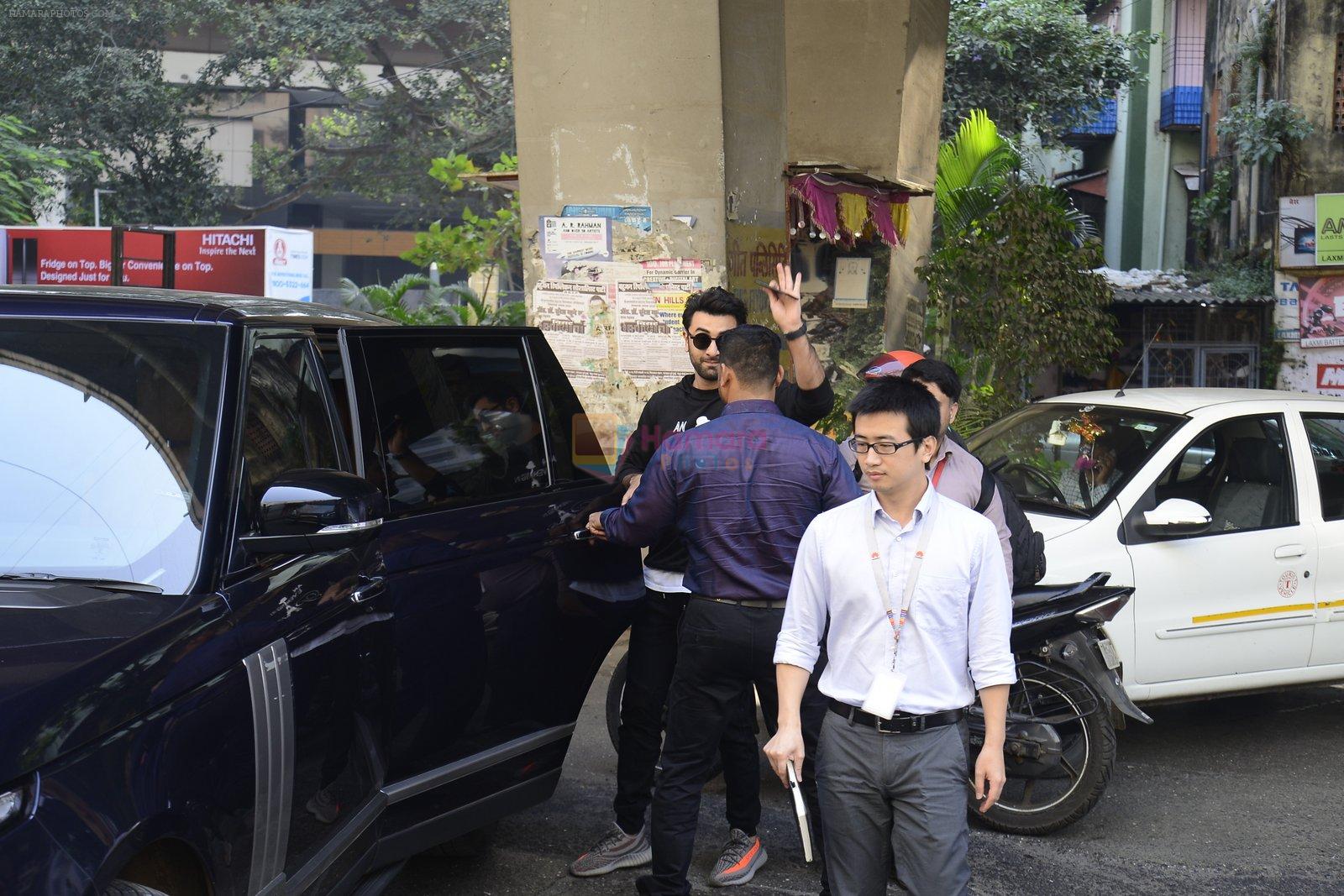 Ranbir Kapoor snapped in Mumbai on 18th Oct 2016