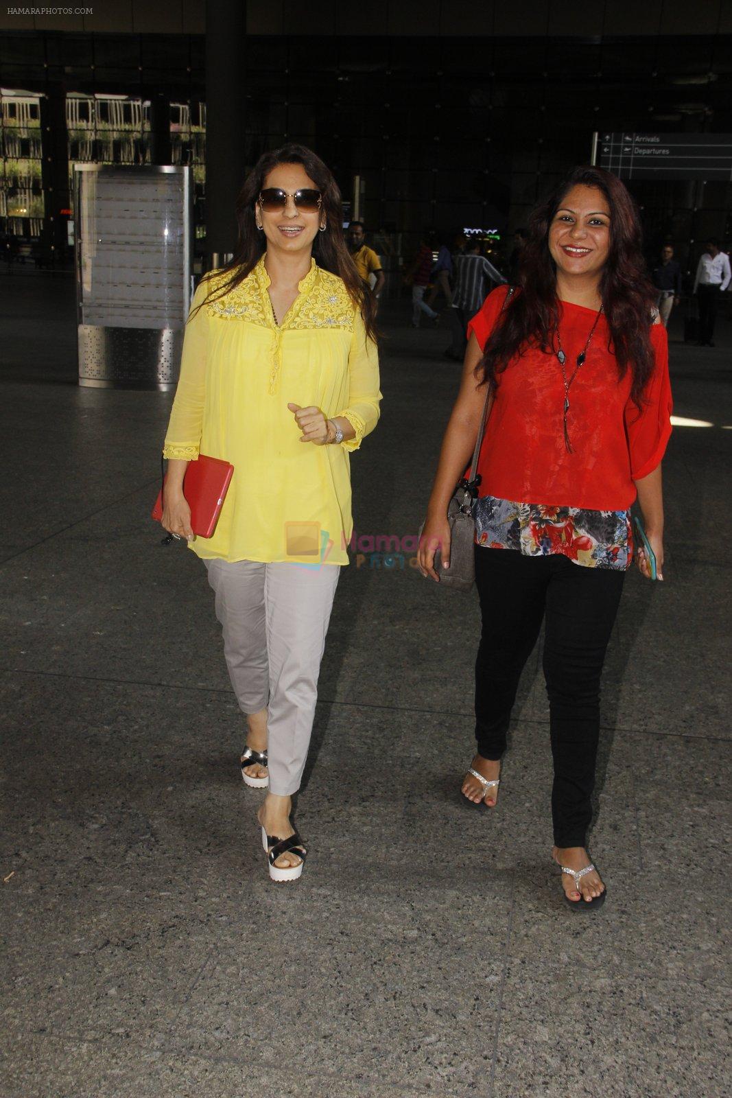 Juhi Chawla snapped at airport on 19th Oct 2016