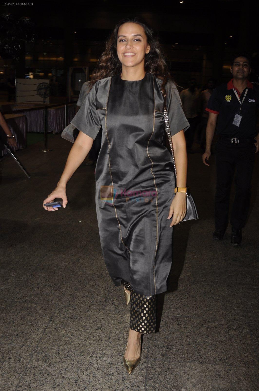 Neha Dhupia snapped at airport on 20th Oct 2016