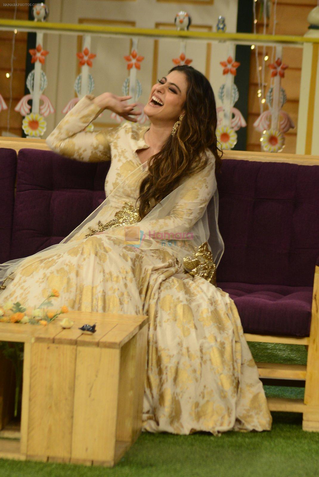 Kajol promote Shivaay on the sets of The Kapil Sharma Show on 22nd Oct 2016