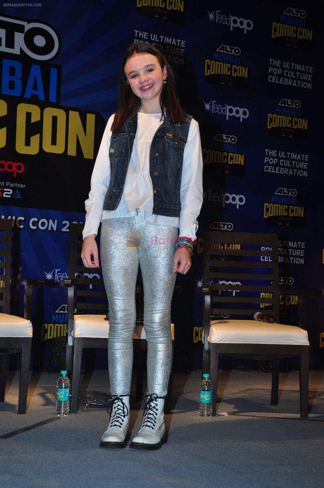 Abigail Eames with Shivaay team at Mumbai Comic Con on 23rd Oct 2016