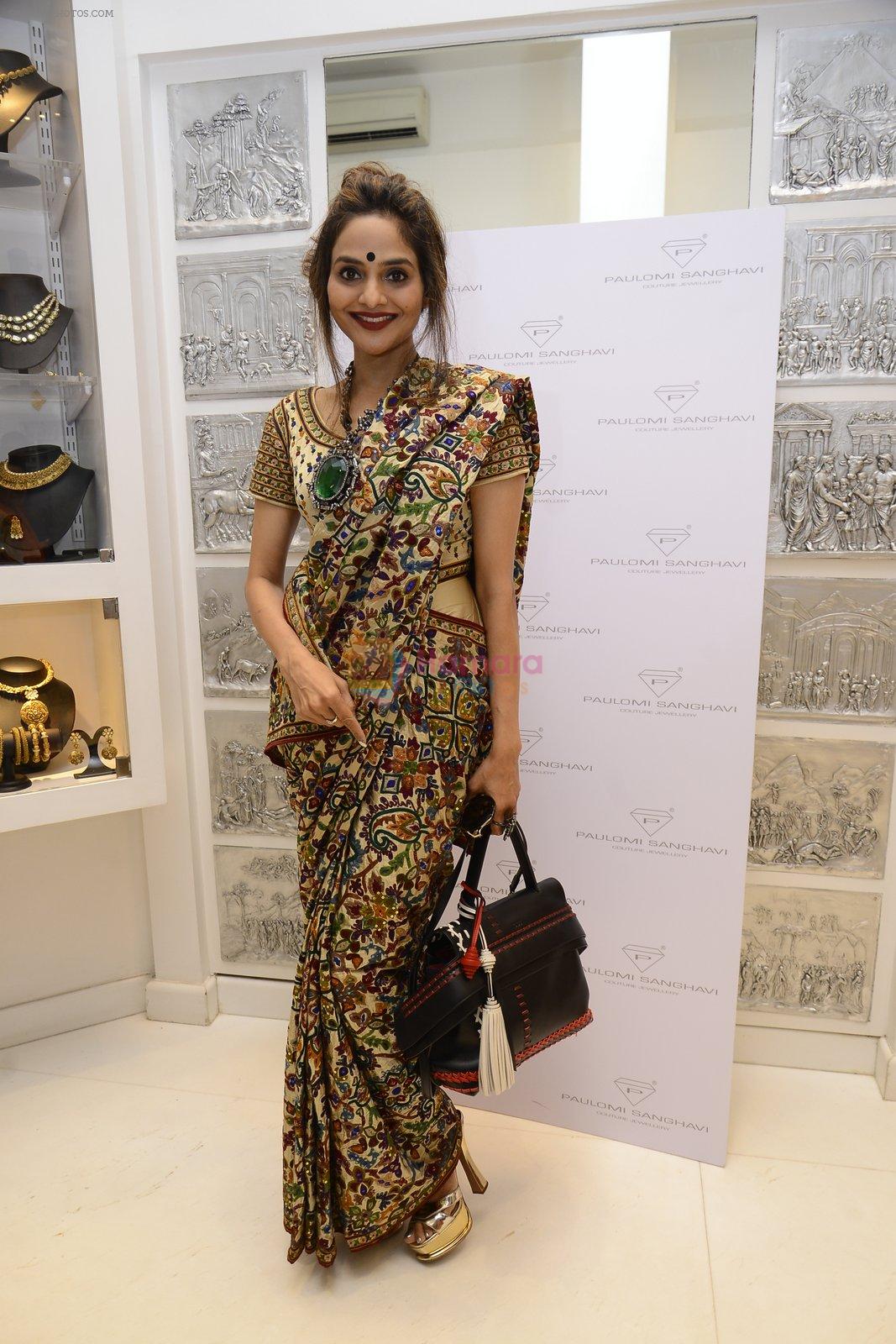 Madhoo Shah at the launch of a new jewellery line of designer Paulomi Sanghavi in Mumbai on 27th Oct 2016