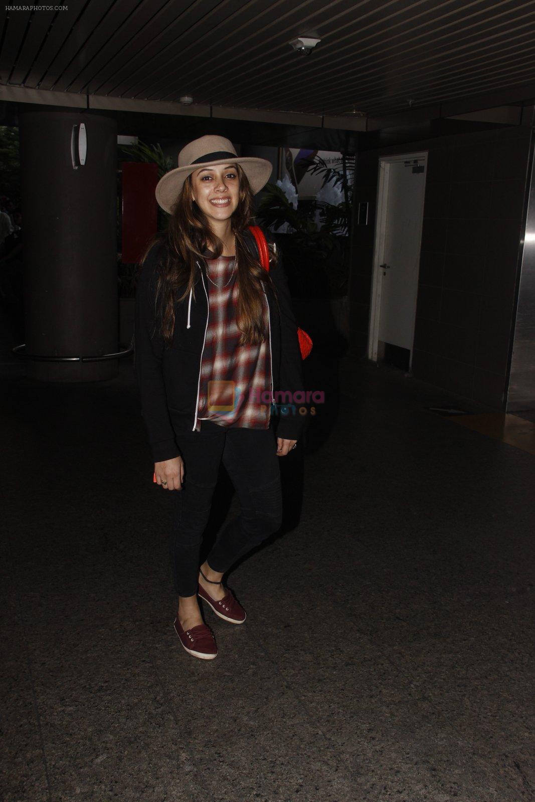 Hazel Keech snapped at airport on 27th Oct 2016