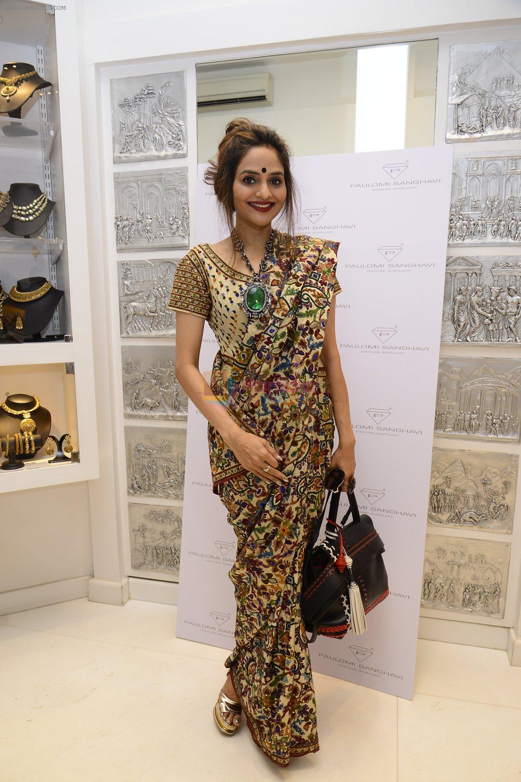 Madhoo Shah at the launch of a new jewellery line of designer Paulomi Sanghavi in Mumbai on 27th Oct 2016