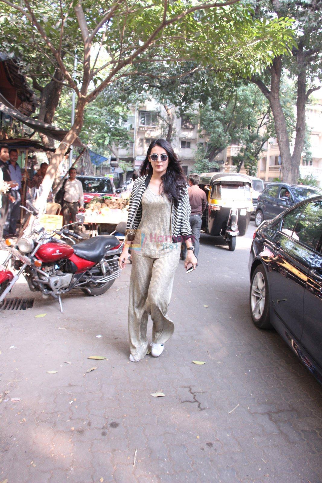Mandana Karimi snapped in Mumbai on 27th Oct 2016