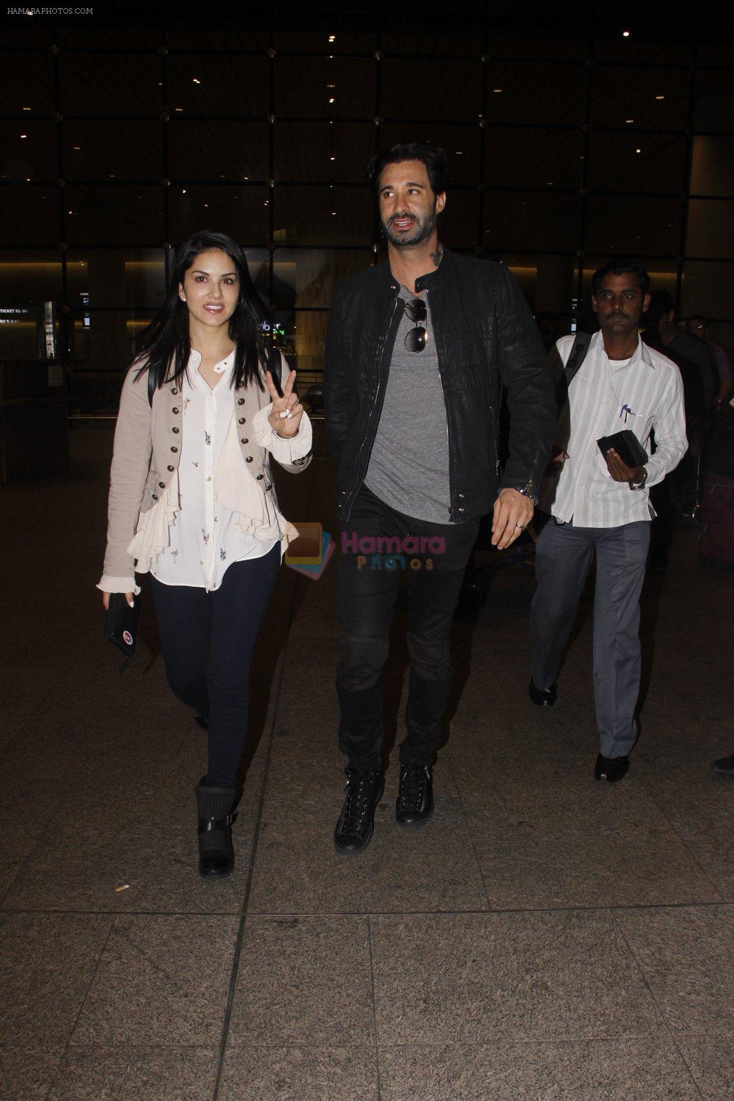 Sunny Leone snapped at airport on 27th Oct 2016