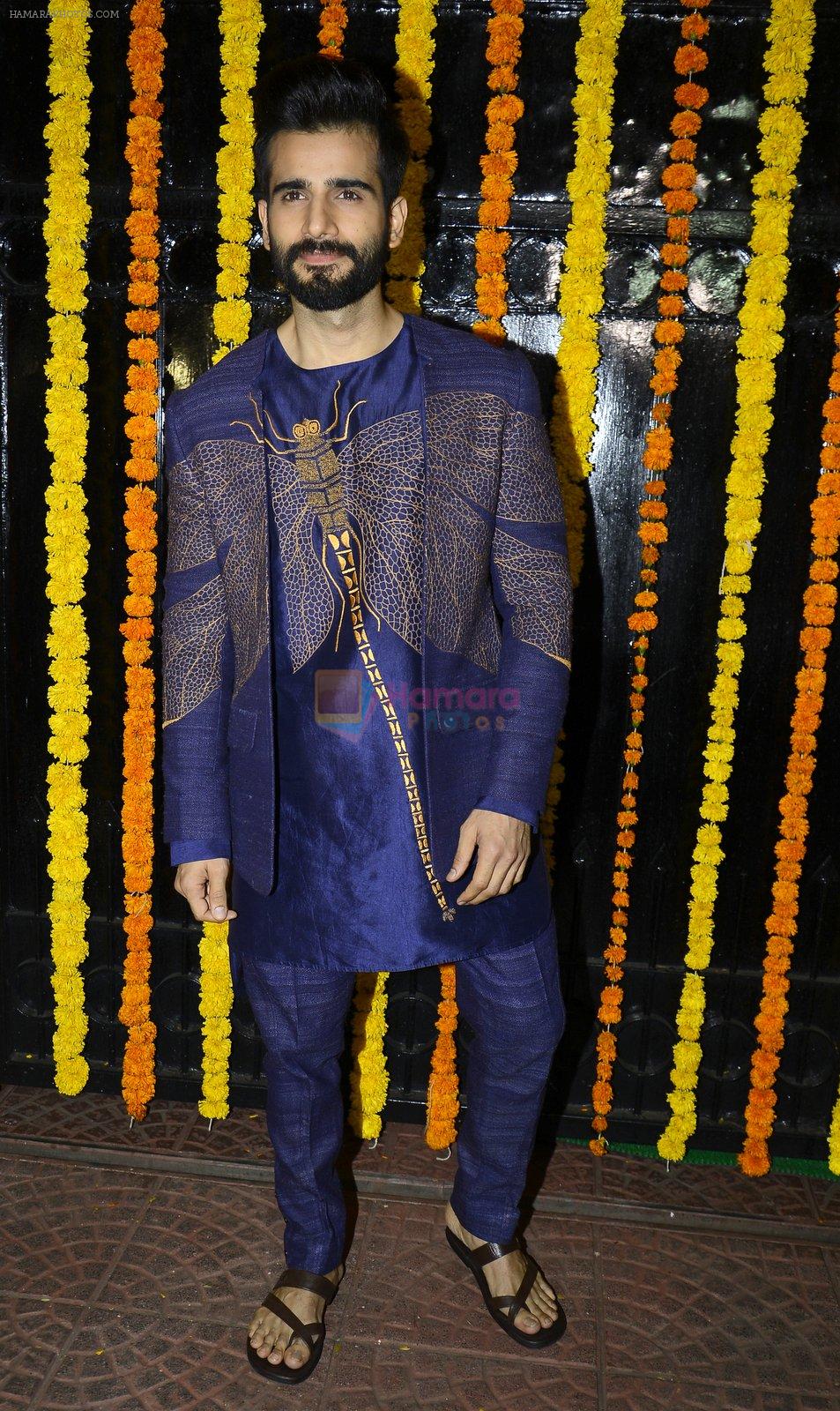 Karan Tacker at Ekta Kapoor's Diwali bash on 29th Oct 2016