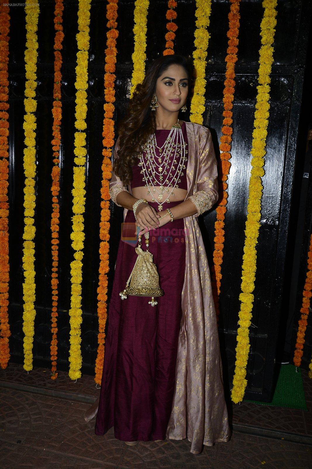 Krystle D'souza at Ekta Kapoor's Diwali bash on 29th Oct 2016