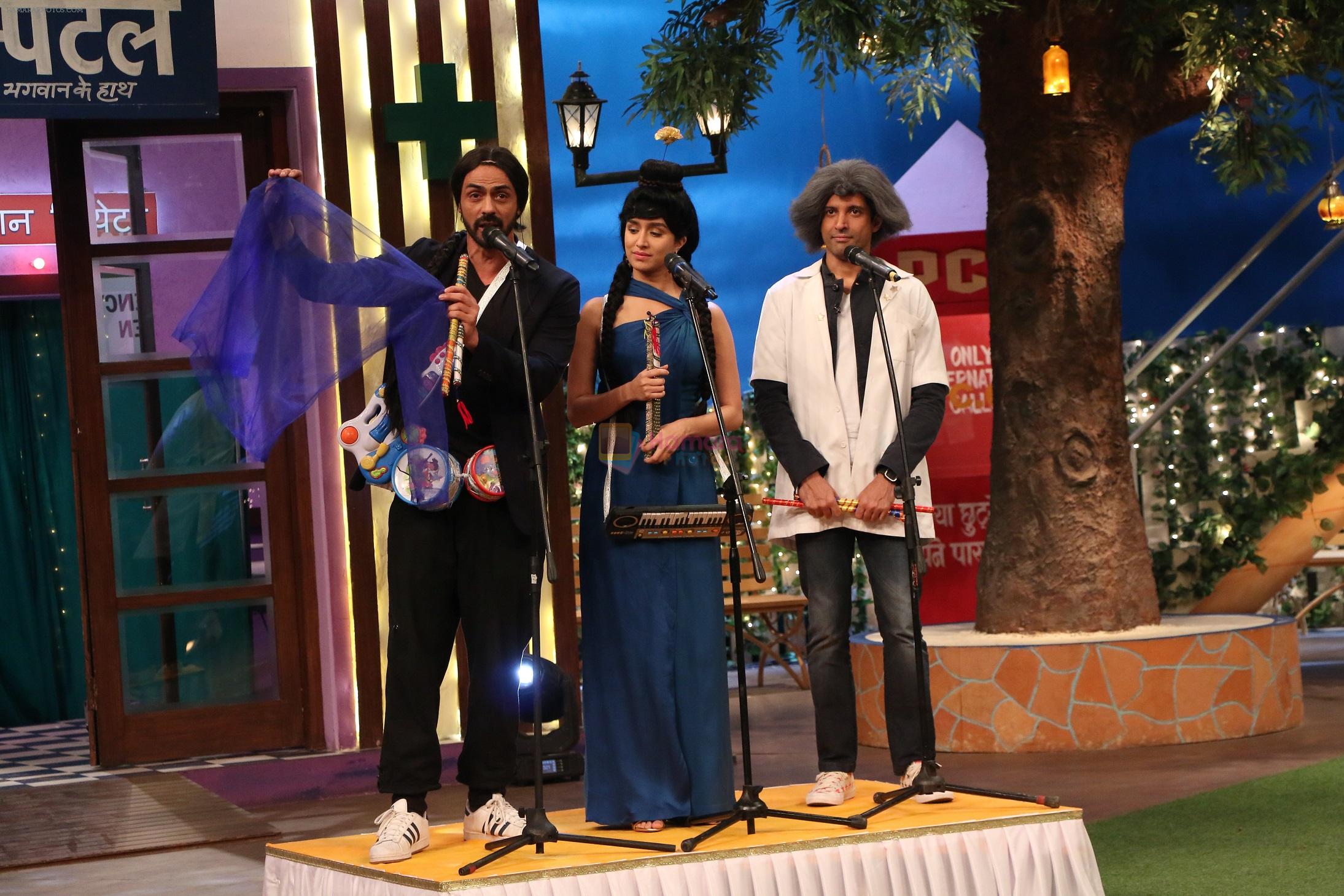 Arjun Rampal, Shraddha Kapoor promote Rock On 2 on the sets of The Kapil Sharma Show on 31st Oct 2016
