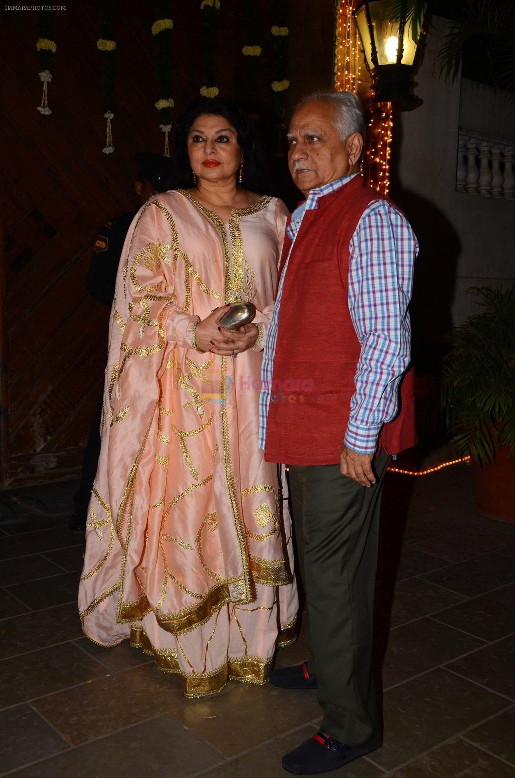 Ramesh Sippy, Kiran Juneja at BIG B's Diwali bash on 31st Oct 2016