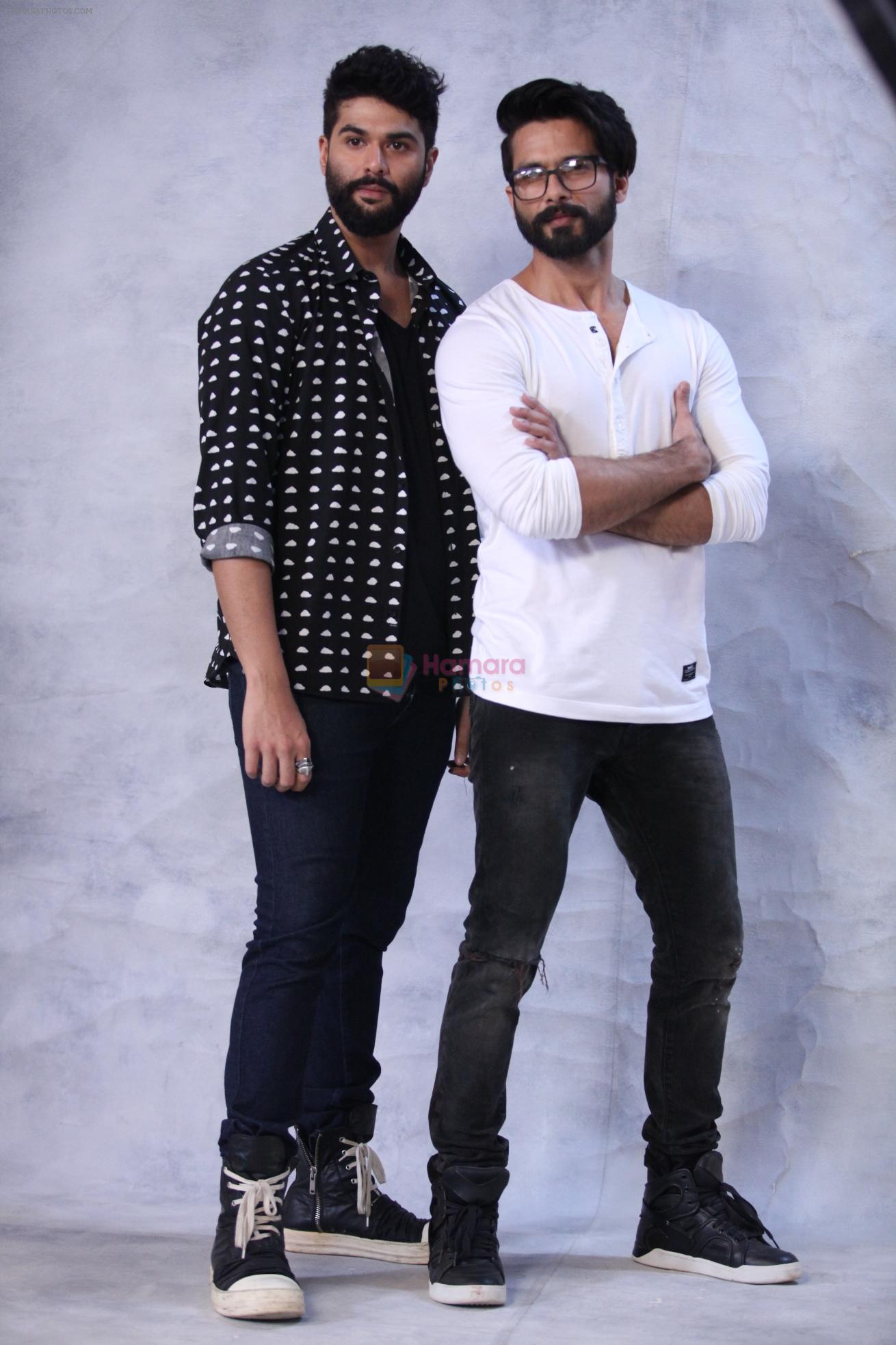 Shahid Kapoor and Kunal Rawal on the episode of COLORS Infinity's Vogue ...
