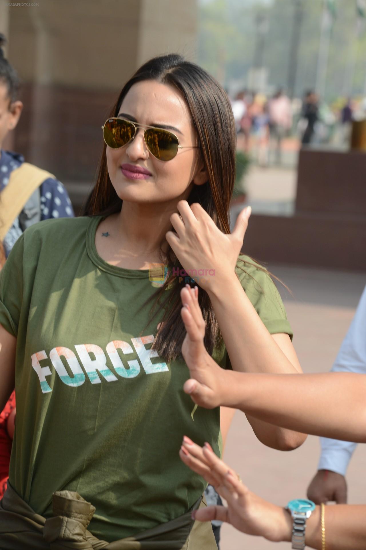 Sonakshi Sinha at Force 2 promotions on 3rd Nov 2016