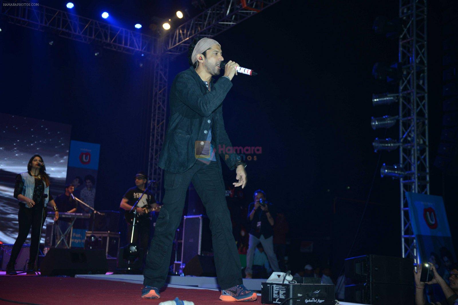 Farhan Akhtar at Rock on 2 concert in Delhi on 8th Nov 2016