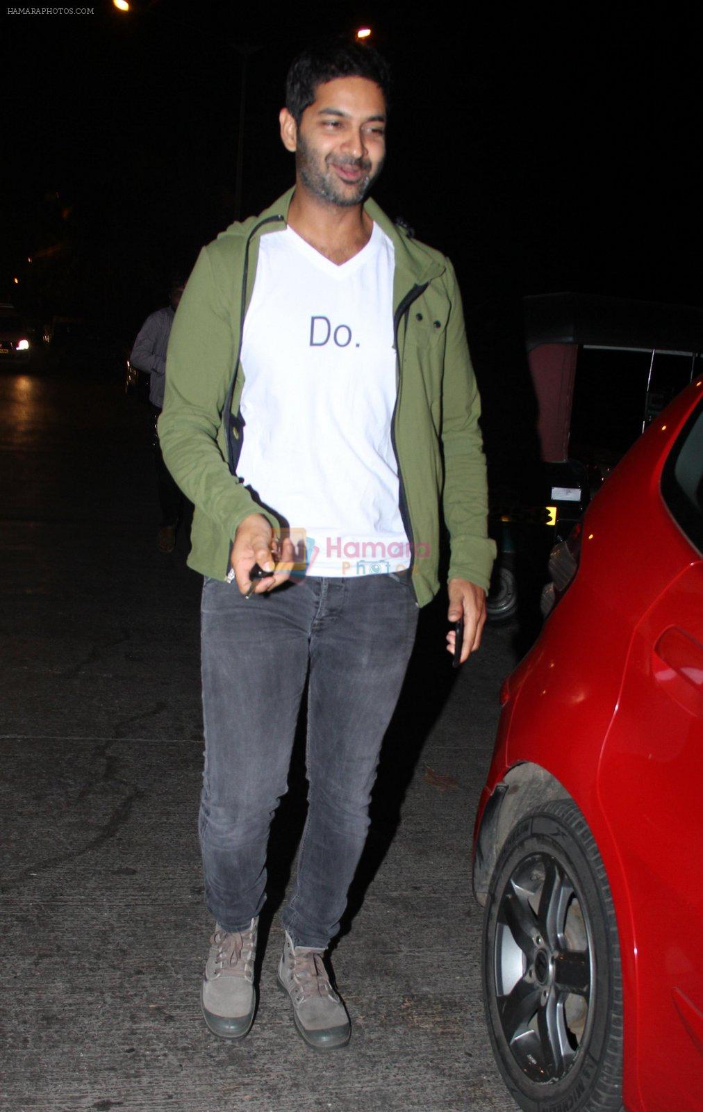 Purab Kohli at Farhan Akhtar's bash in Mumbai on 10th Nov 2016