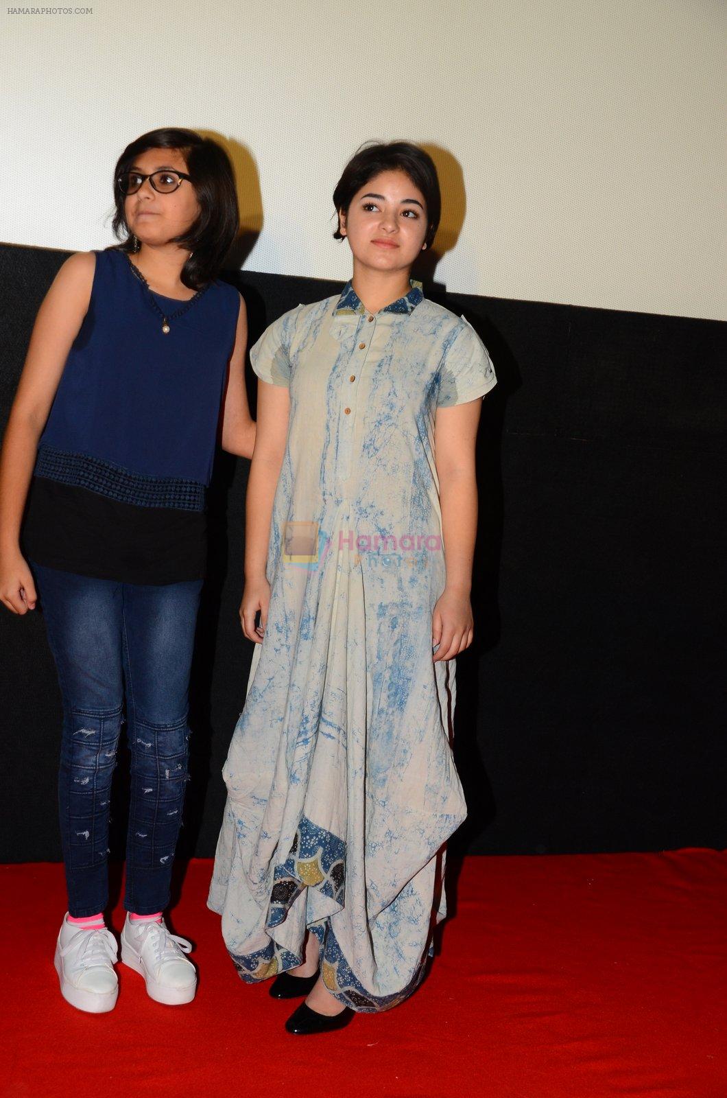 Suhani Bhatnagar, Zaira Wasim at Dangal press meet in Mumbai on 12th Nov 2016