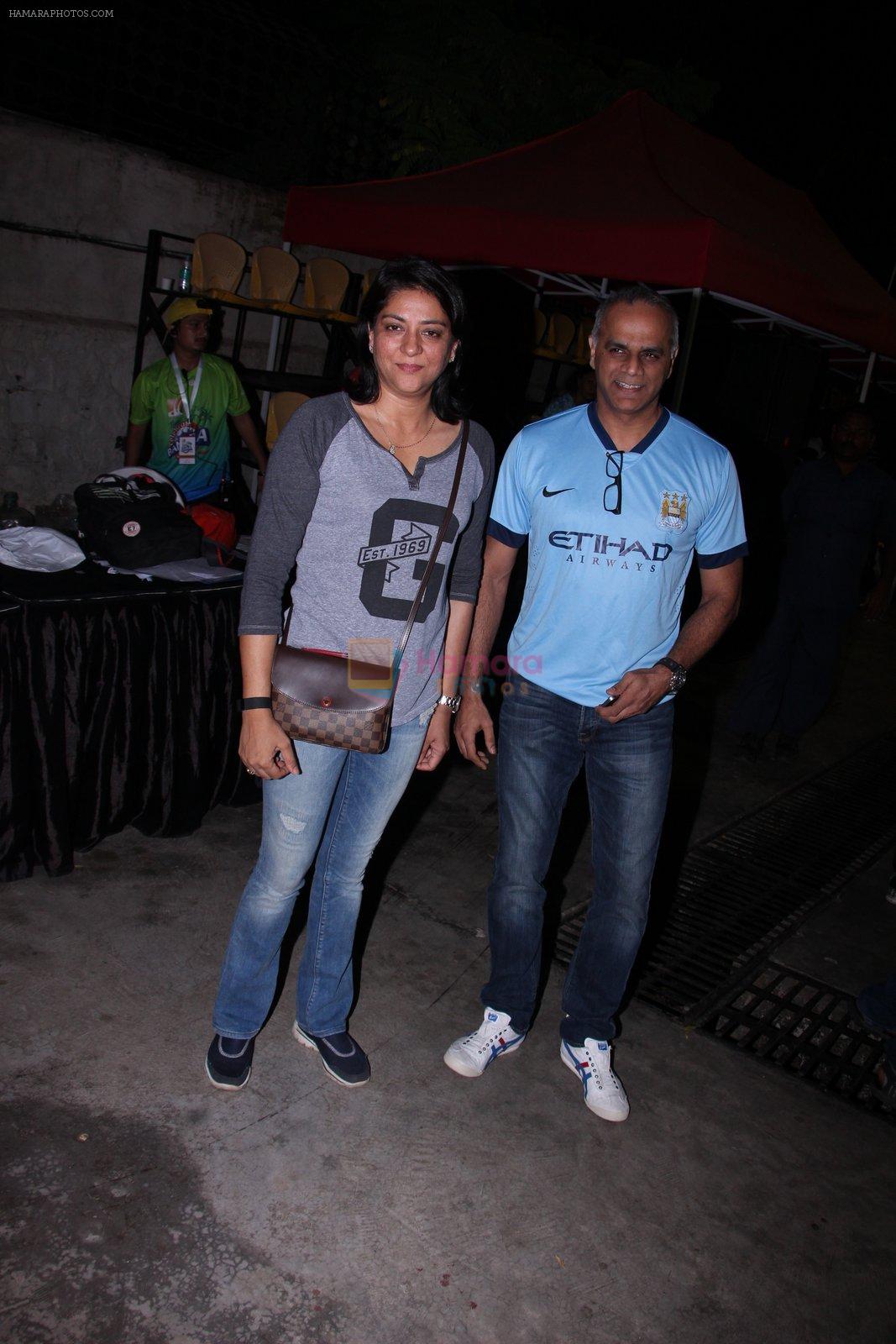 Priya Dutt at charity soccer match on 13th Nov 2016