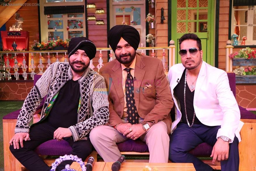 Daler Mehndi and Mika on The Kapil Sharma Show on 16th Nov 2016
